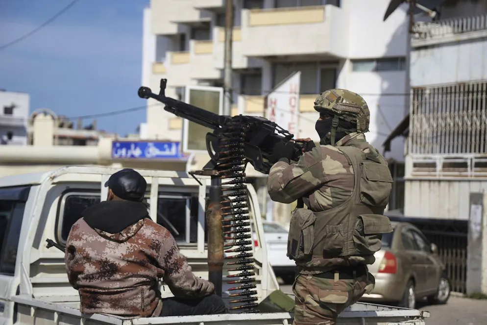 Forze di sicurezza siriane di rinforzo si schierano a Latakia, Siria, venerdì 7 marzo 2025.