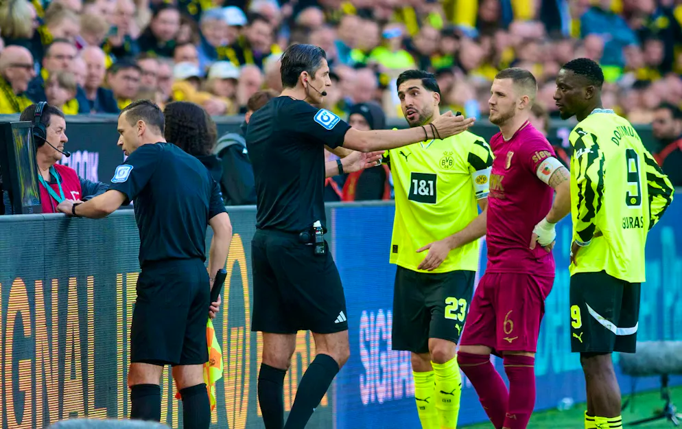 Before Champions League summit: Bayern and Bayer lose - Gallery. Another setback: BVB and captain Emre Can (center) lose against Augsburg.