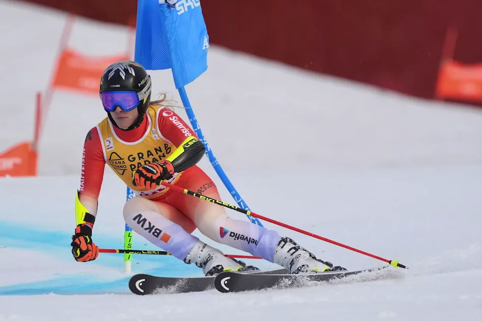 Brignone leads ahead of Goggia ++ Shiffrin out ++ Swiss women far behind