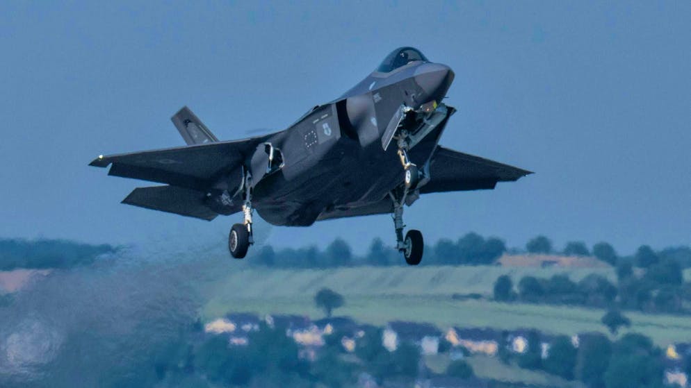 A US Air Force F-35 fighter aircraft takes off from Spangdahlem Air Base during the "Air Defender 2023" air force exercise.