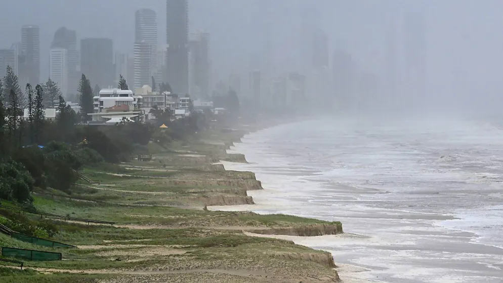 dpatopbilder - Stranderosion an der Gold Coast. Foto: Dave Hunt/AAP/dpa