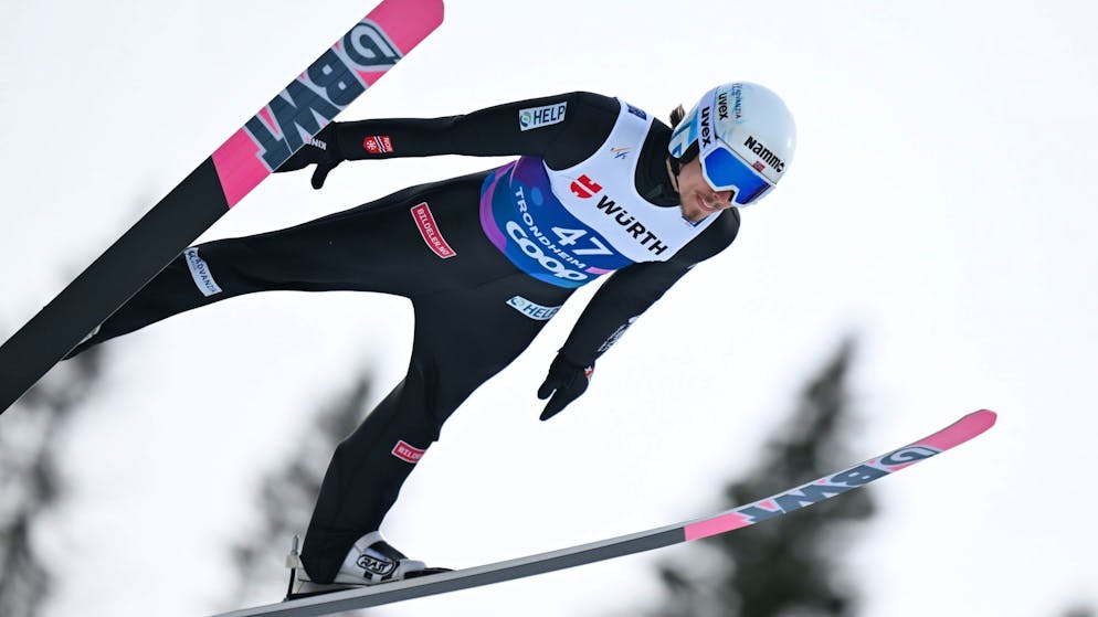 Suits contrary to regulations. Two Norwegian ski jumpers disqualified at the World Championships