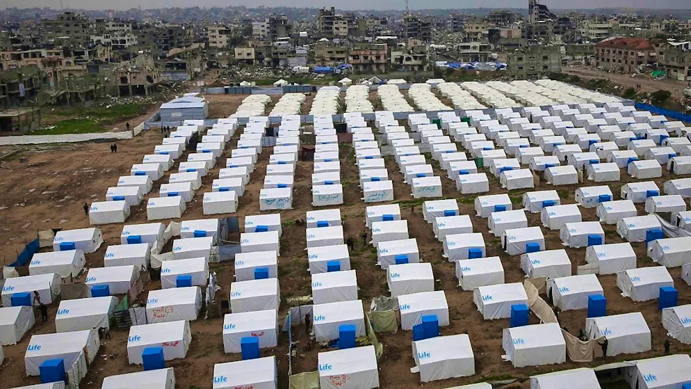 dpatopbilder - A newly built tent camp for displaced Palestinians whose homes were destroyed by Israeli army attacks. Photo: Jehad Alshrafi/AP/dpa