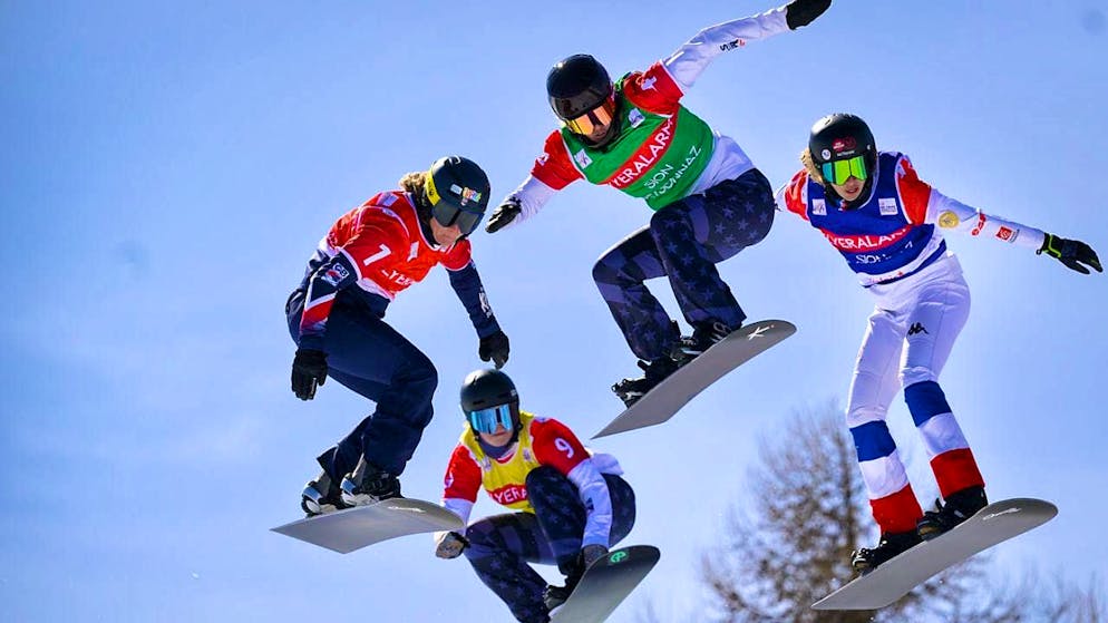 Charlotte Bankes (left) wins the second race in Gudauri. (archive picture)