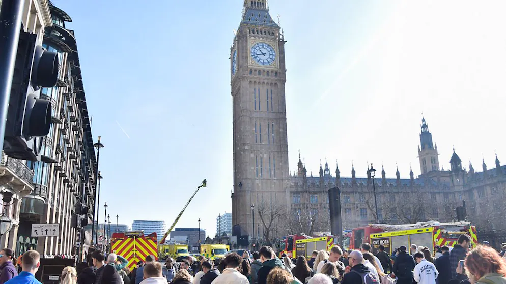 Menschenmassen und Rettungskräfte sind vor Ort. Foto: Vuk Valcic/ZUMA Press Wire/dpa
