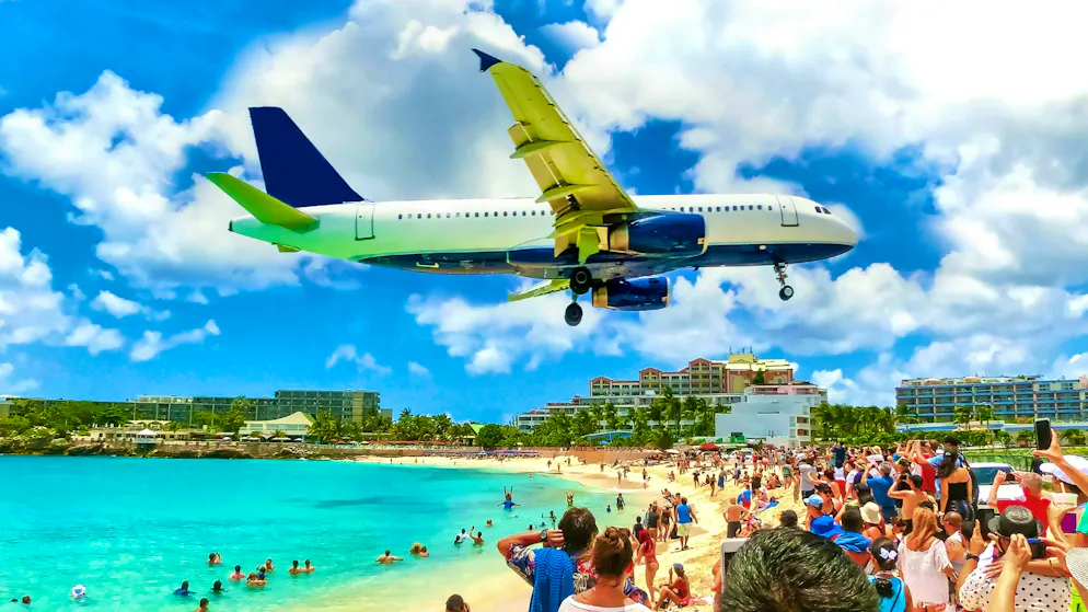 Corte, ripide o che s'incrociano. Ecco le piste degli aeroporti più pericolose del mondo