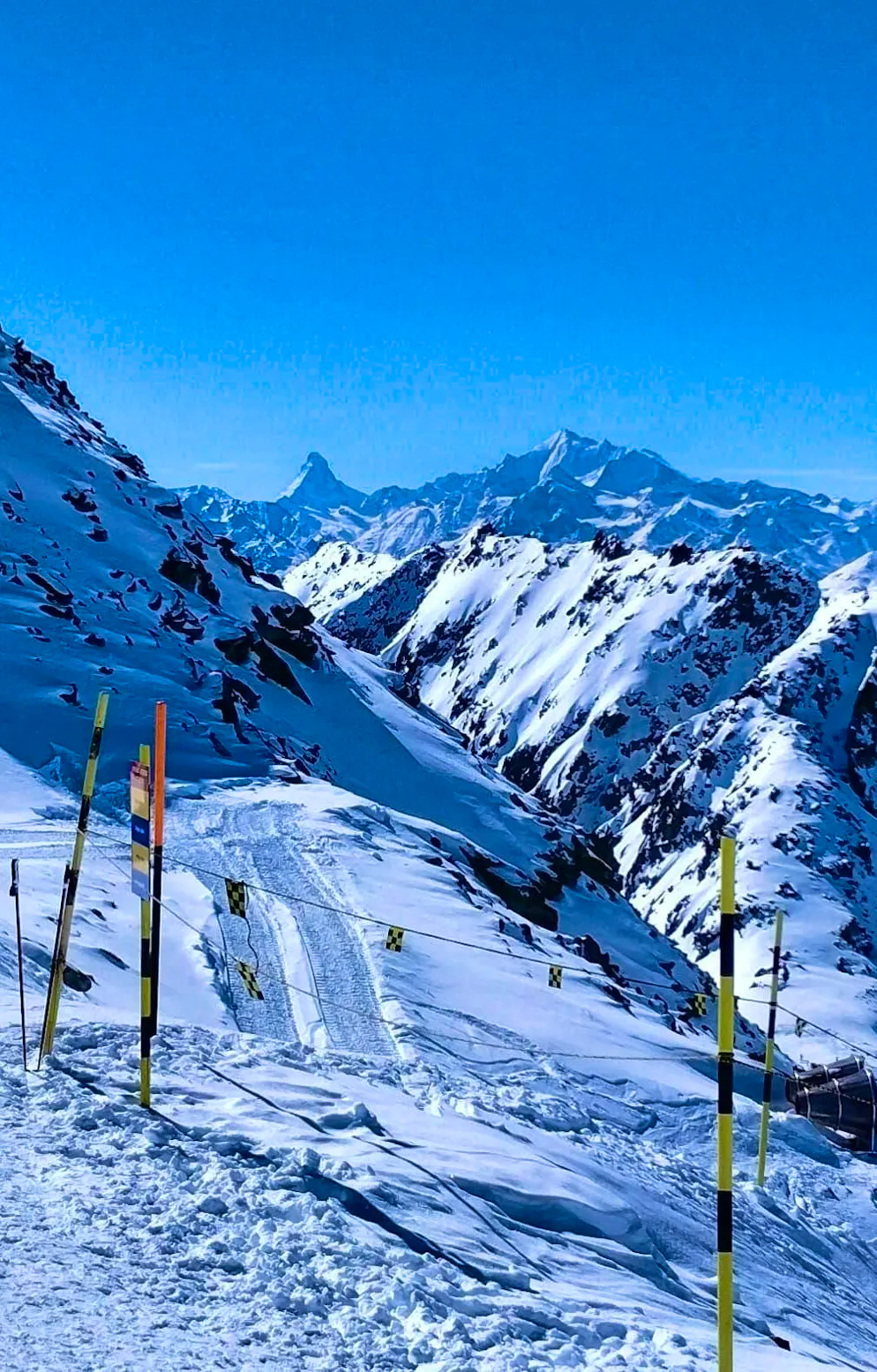 Spring pictures 2025. Eggishorn in Goms with a view of the Matterhorn.