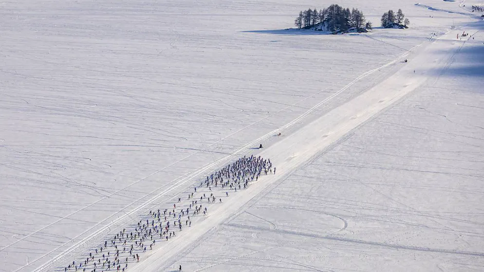 Die 55. Ausgabe des populären Engadin Skimarathon wird zur Beute der Schweizer WM-Heldin Nadine Fähndrich.