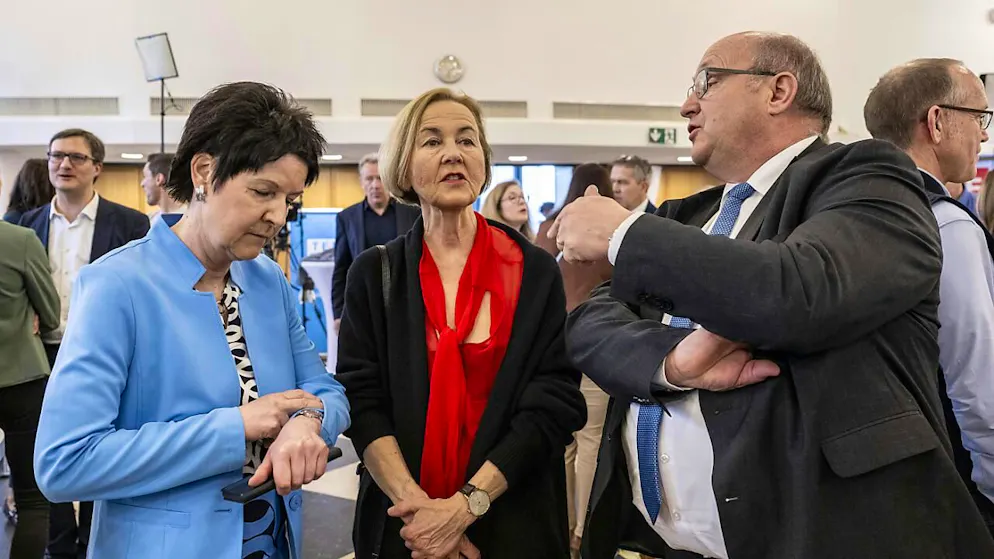 Alle drei bisherigen Solothurner Regierungsmitglieder müssen in die Stichwahl: Sandra Kolly (Mitte), Susanne Schaffner (SP) und Peter Hodel (FDP).