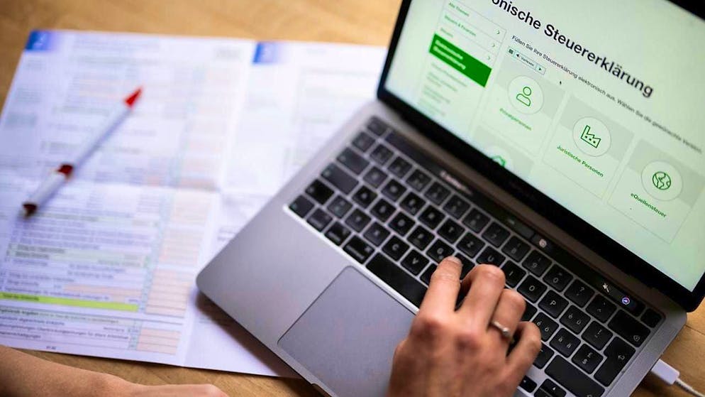 The idea that in future everyone in Switzerland should be taxed individually regardless of marital status has received a narrow majority in Parliament. (Archive image)