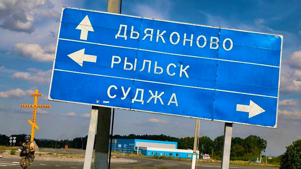 ARCHIVE - A crooked road sign in the Kursk region. Photo: ---/Ukrinform/dpa