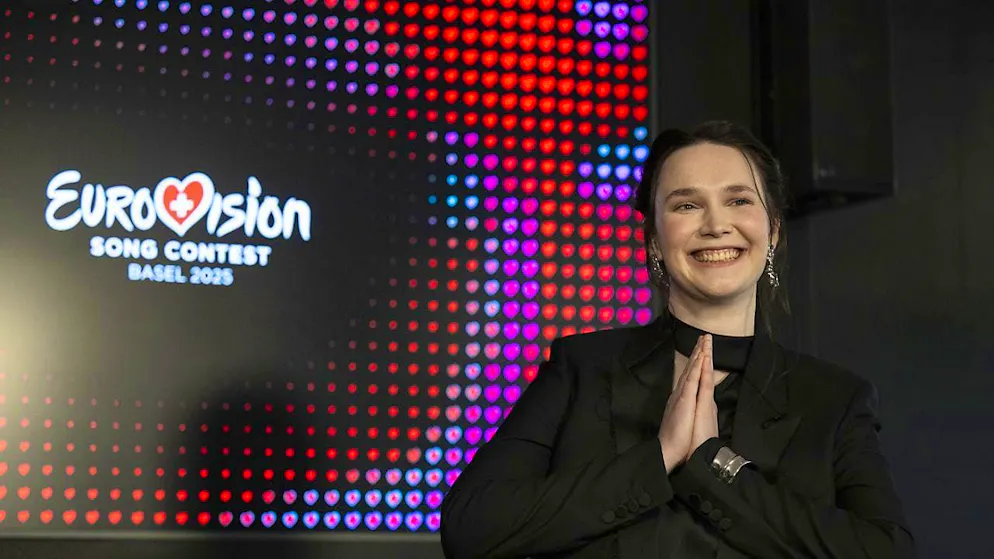 Zoë Më worked on her pop song "Voyage" partly in Scotland. She will represent Switzerland at the ESC in Basel in May with the song in a poetically reduced style.