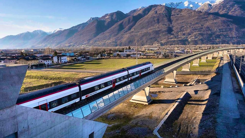 Ticino and Lombardy call for completion of the transalpine link - Gallery. With the completion of the 15.5-kilometre-long Ceneri Base Tunnel, the heart of the NRLA was completed in 2020. The expansion of the access routes in the north and south is still lagging behind. (archive picture)