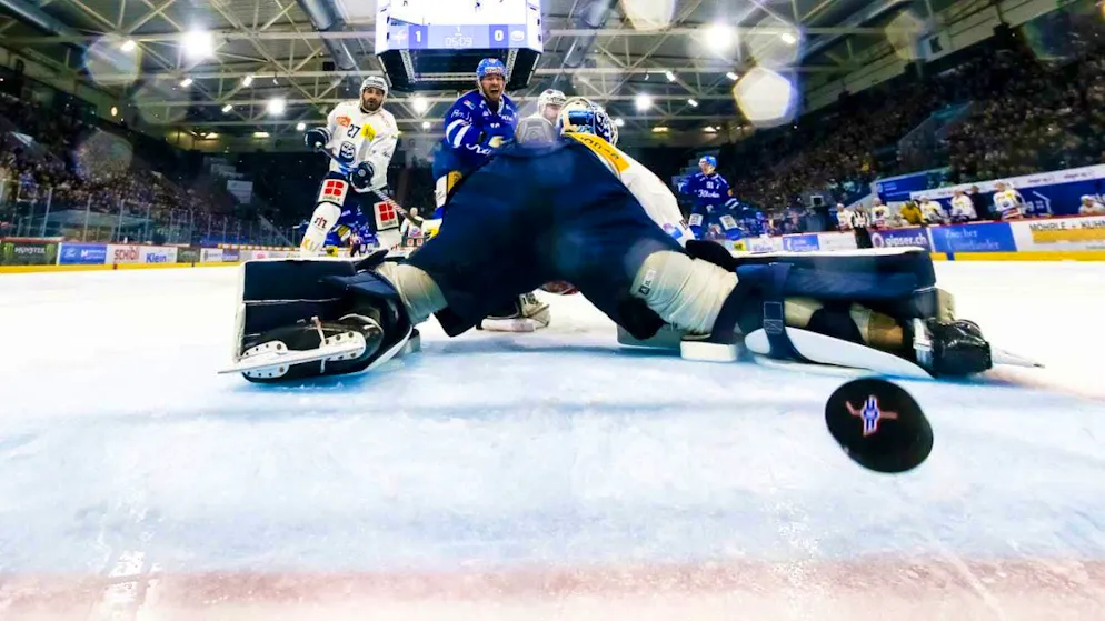 The puck rolled against Ambri-Piotta for Kloten, who will face the ZSC Lions in the playoff quarter-finals