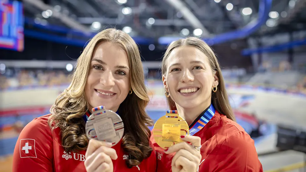 Wie Swiss Athletics Nachwuchstalente auf Weltklasseniveau bringt - Gallery. Gold für Angelica Moser (r.) im Stabhochsprung und Silber für Annik Kälin im Weitsprung: Diese zwei Schweizer Asse stachen an der Hallen-EM in Apeldoorn