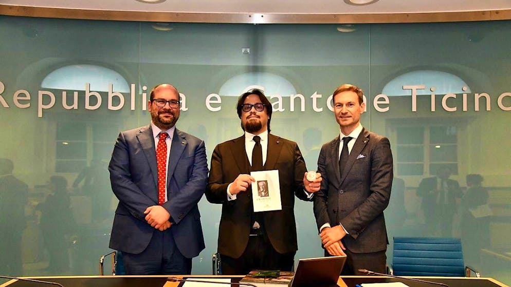 Ticino and Lombardy call for completion of the transalpine link - Gallery. Giacomo Zamperini, President of a Lombardy commission for relations with Switzerland, Michele Guerra, President of the Ticino Grand Council and Federico Romani, President of the Lombardy Regional Council (from left to right) are calling for the access routes of the rail axis to be expanded quickly.