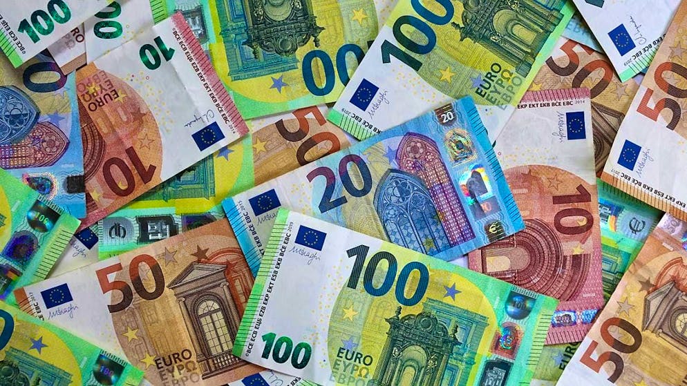 Several hundred francs a year could be saved by changing health insurer, model or deductible. This is the conclusion reached by the insurance and pension group Axa. (archive picture)