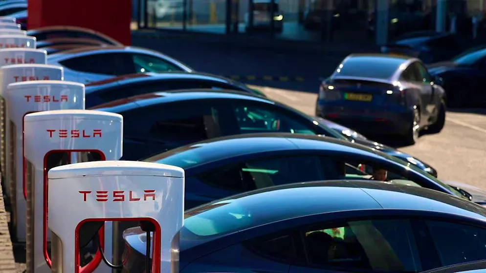 A significant drop in the Tesla share price could also become a problem for tech billionaire Elon Musk personally. (archive picture)