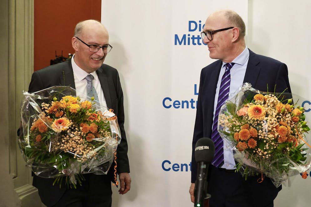Nach der Wahl am Mittwoch wird nur einer mit Blumen beglückwünscht: Markus Ritter (links) und Martin Pfister.