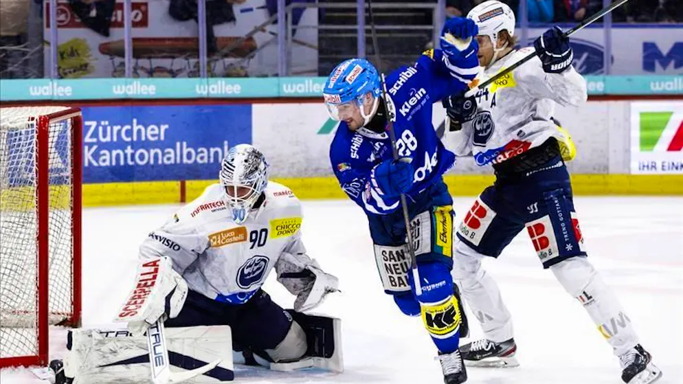 Dopo Kloten-Ambrì. La carica alla testa di Axel Simic ai danni di Miles Müller sotto la lente della Lega
