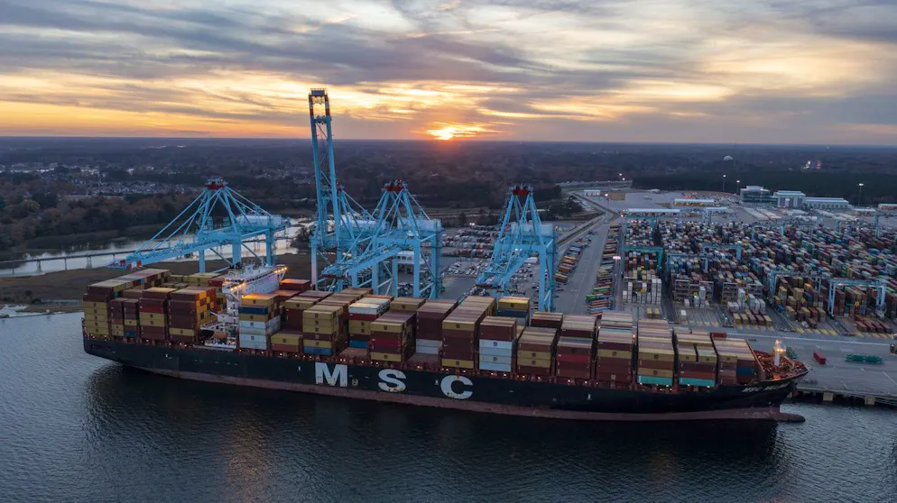 Die MSC Meline der Genfer Mediterranean Shipping Company im Hafen von Norfolk, Virginia.