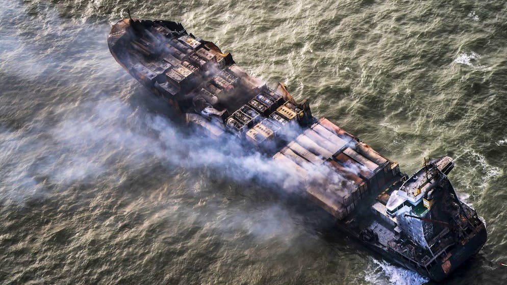 Ship collision in the North Sea. Is an environmental disaster looming after the accident?