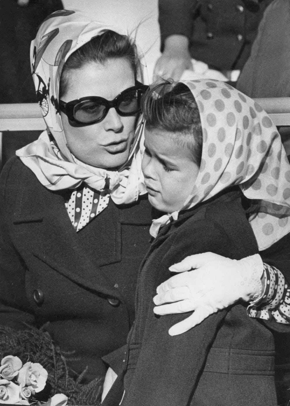 Grace Kelly, ehemalige Schauspielerin und später Fürstin von Monaco, mit ihrer Tochter, Prinzessin Stéphanie. 