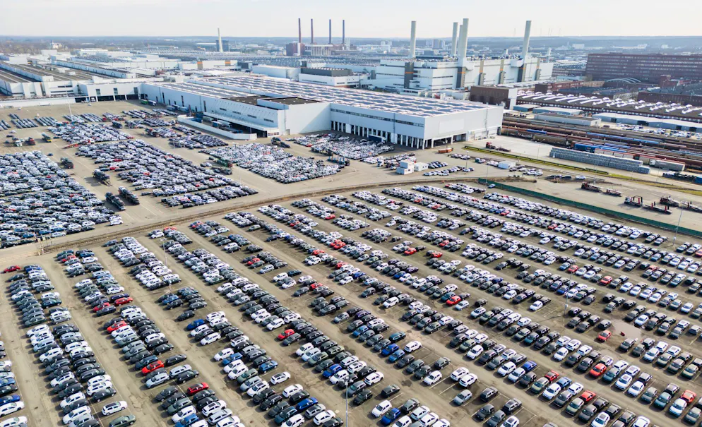Trotz der Branchenschwäche peilt der VW-Konzern in diesem Jahr ein Umsatzwachstum an. 