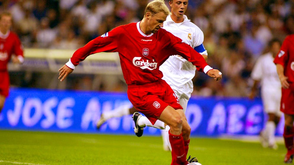 Liverpool-Legende Stéphane Henchoz gegen Real Madrid im Einsatz.