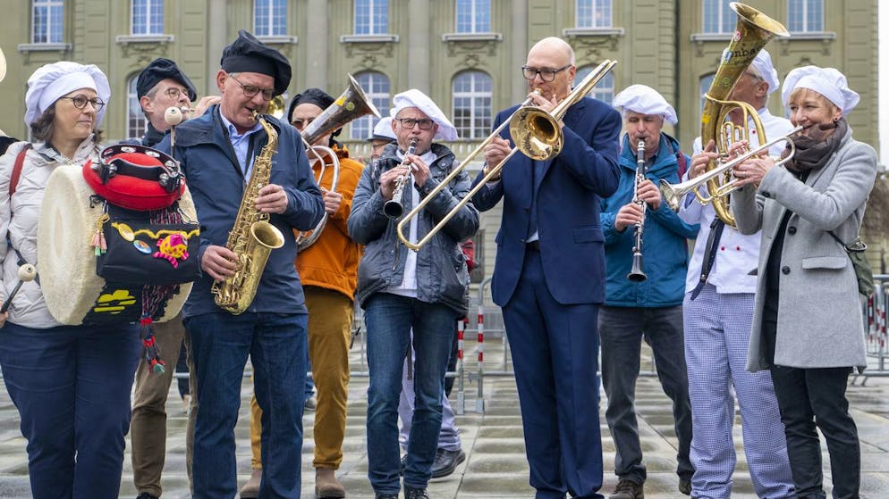 Geheimnisse sollte Martin Pfister als Bundesrat nicht ausposaunen. Anders ist die Sachlage natürlich, wenn er das entsprechende Instrument mit seiner Guggenmusik bespielt.