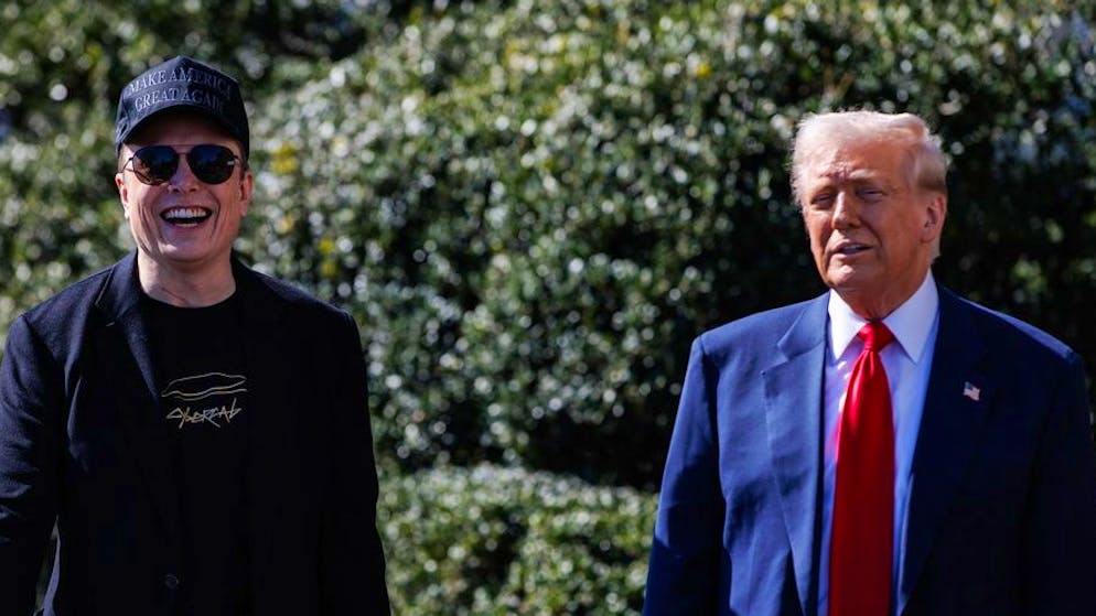 Musk bangt um Umsätze. So hält Trump seine Hand über den reichsten Mann der Welt