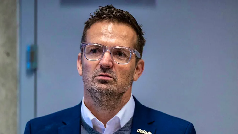 From last place to the playoffs in 4 years - Gallery. Sports director Pascal Müller extended Paterlini's contract two years ago, at a time when nobody expected it