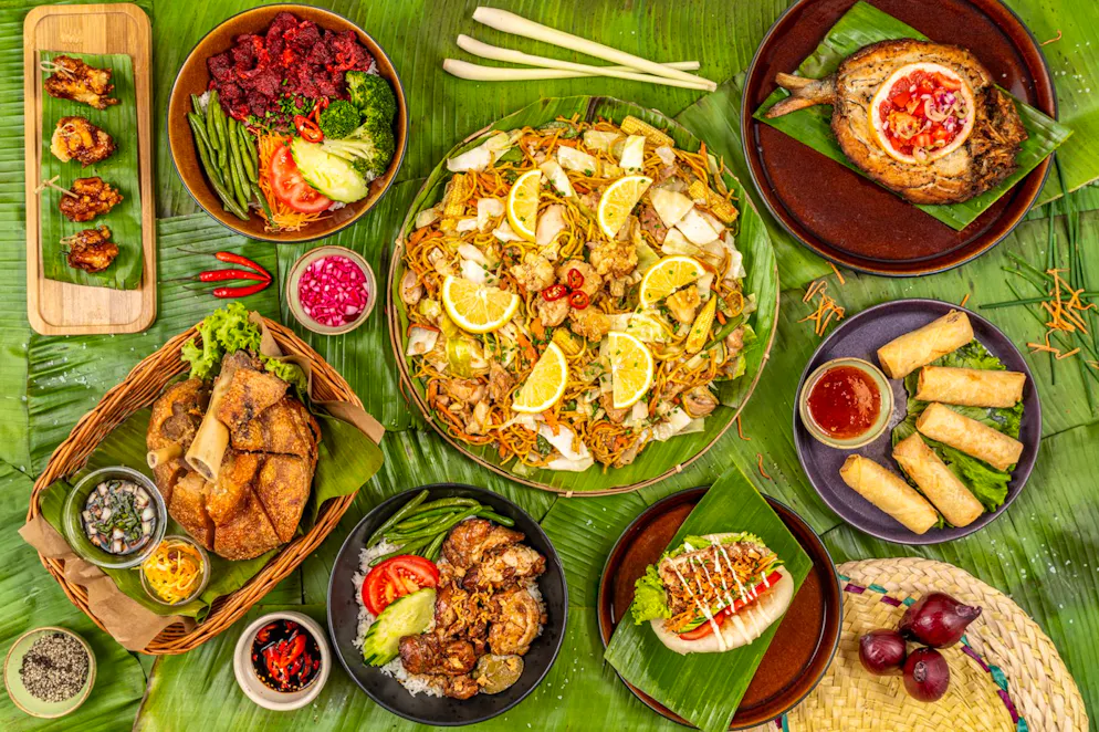 Ube-Wurzel im Papa Oro's. Im Papa Oro's tauchen Gäste in die philippinische Küche ein. Es gibt nicht nur Ube-Köstlichkeiten zu geniessen, sondern auch feine Grill- und Fisch-Gerichte oder Rice Bowls.