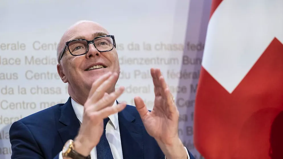 Der neu gewählte Bundesrat Martin Pfister bei seinem ersten Auftritt vor den Bundeshausmedien.