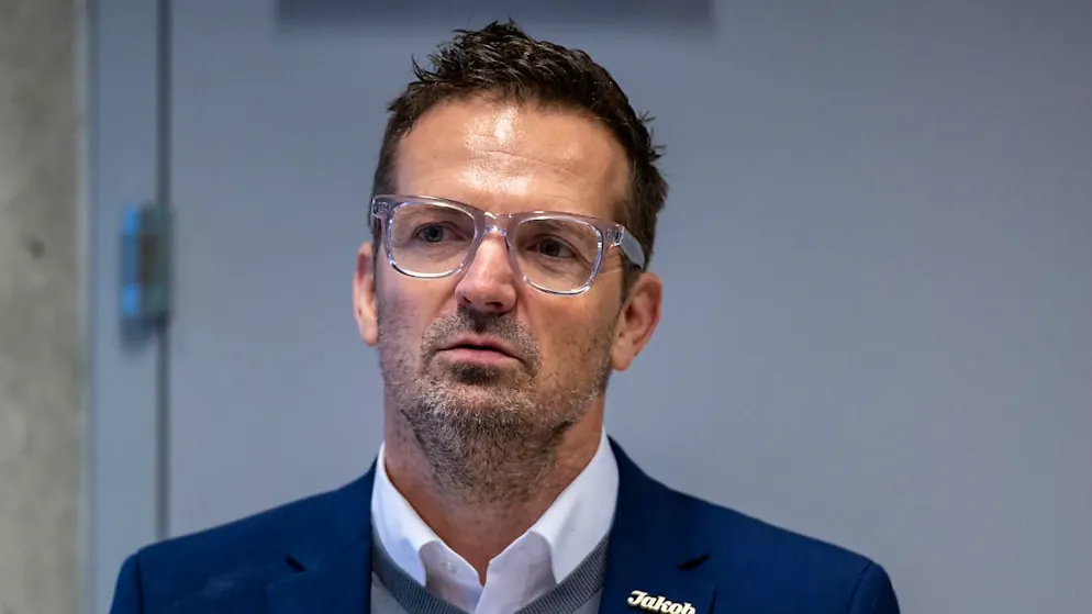 Vom letzten Platz in die Playoffs in 4 Jahren - Gallery. Sportchef Pascal Müller verlängerte mit Paterlini vor zwei Jahren, zu einem Zeitpunkt, als es niemand erwartete