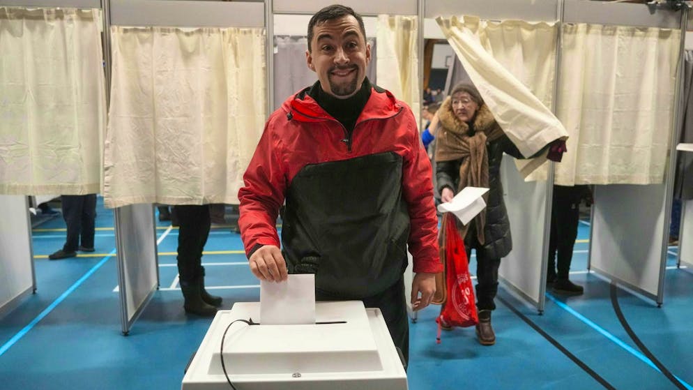 Trump's dream island of Greenland before change of government - Gallery. Head of government Múte B. Egede casting his vote.