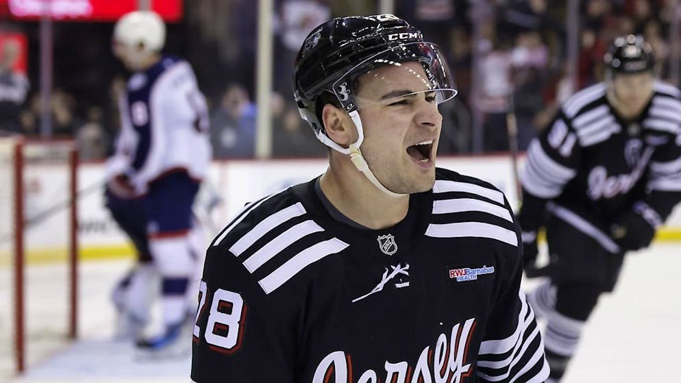 Timo Meier freut sich über das 4:2 (und den Gamewinner) zum 4:2 gegen die Columbus Blue Jackets