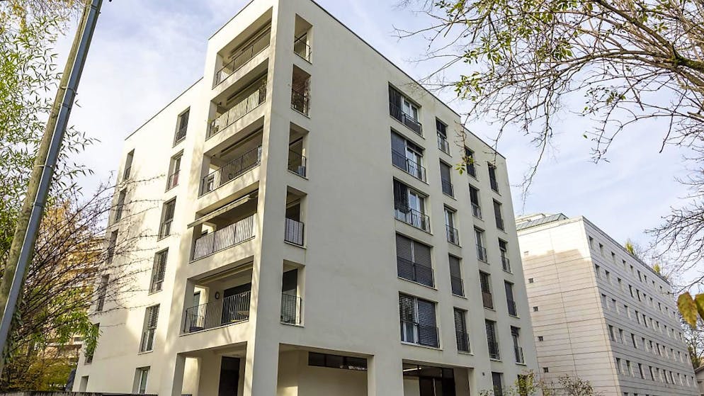 L'edificio dove l'esplosione di un pacco bomba aveva gravemente ferito una bambina, il 26 novembre 2024 a Ginevra.