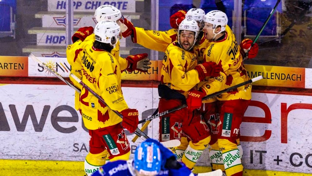 Eight teams, one trophy: playoff time begins - Gallery. In the playoff quarter-finals, Lausanne will face the SCL Tigers, who are in the playoffs for only the third time