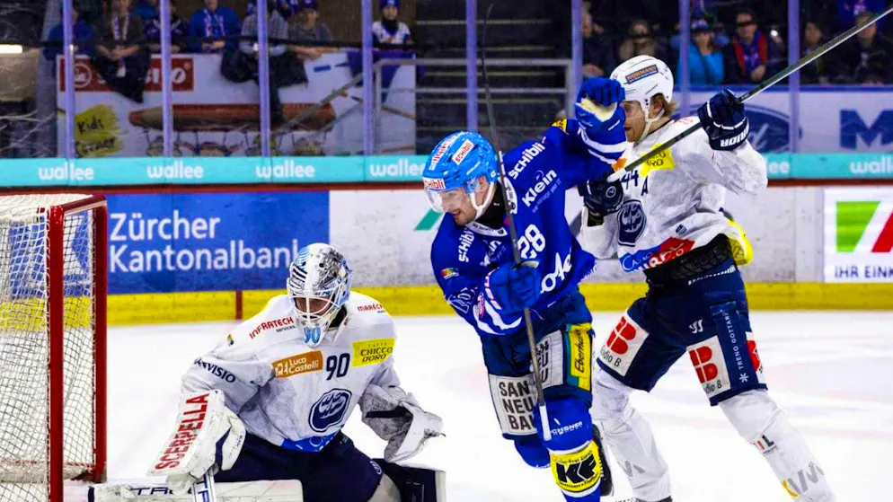 ZSC against Kloten is no ordinary quarter-final - Gallery. Axel Simic, in the blue jersey, will miss Kloten at least in the first quarter-final game. He was the most productive of all players in the play-in