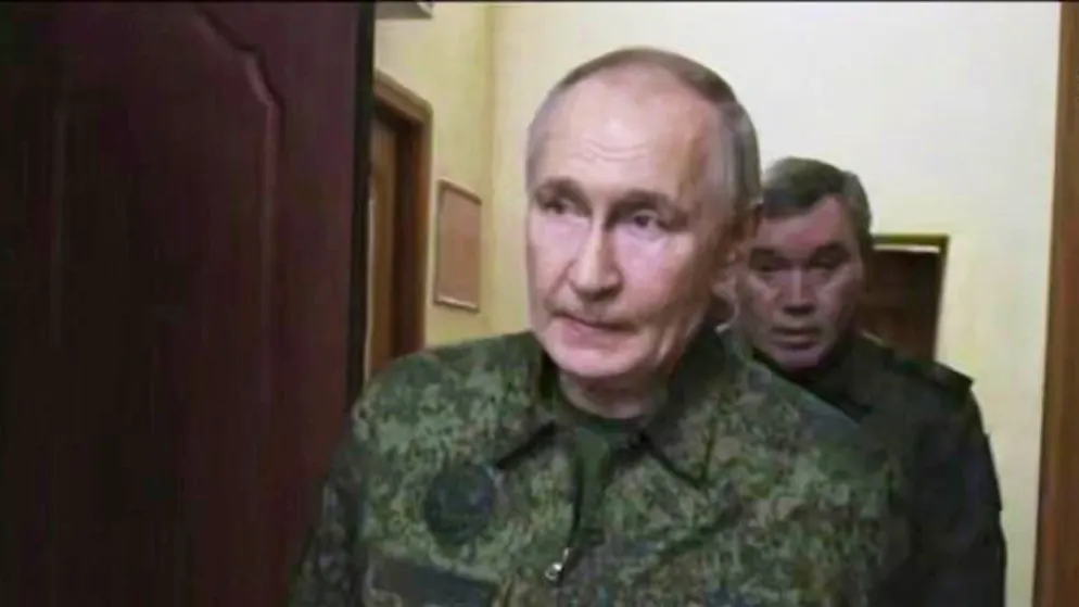 Präsident Putin beim Besuch des Militärhauptquartiers in der Region Kursk. 