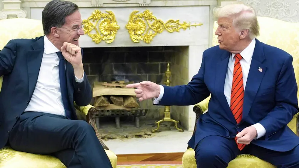 Il segretario generale della NATO Mark Rutte (a sinistra) in visita nello Studio Ovale dal presidente degli Stati Uniti Donald Trump.