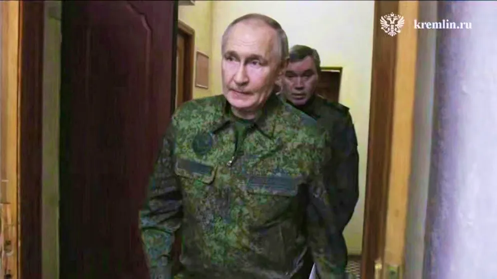 HANDOUT - Russian President Vladimir Putin visits the military headquarters in the Kursk region. Photo: -/Russian Presidential Press Service/AP/dpa - ATTENTION: For editorial use only and only with full citation of the above credit