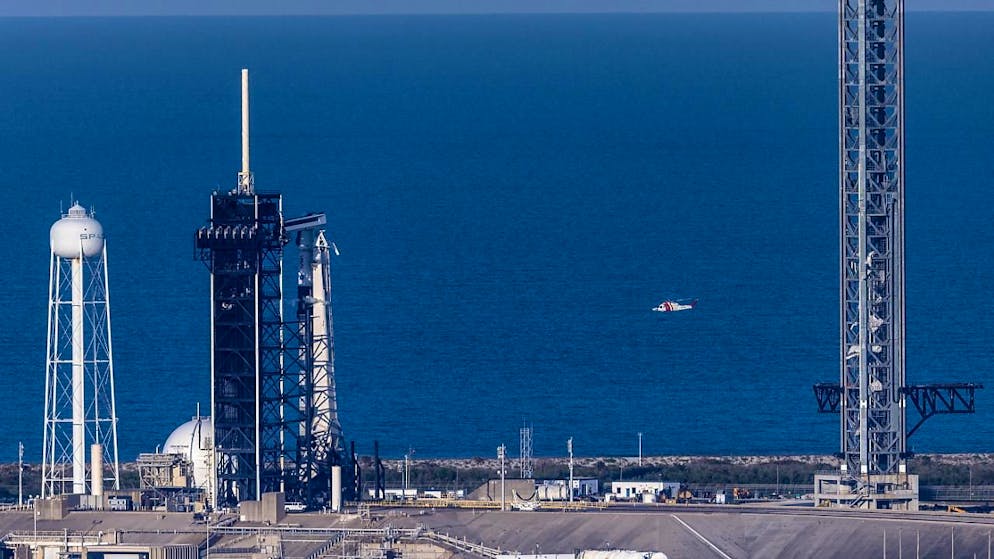 Der Flug des "Crew Dragon" vom Weltraumbahnhof Cape Canaveral im US-Bundesstaat Florida verzögert sich.