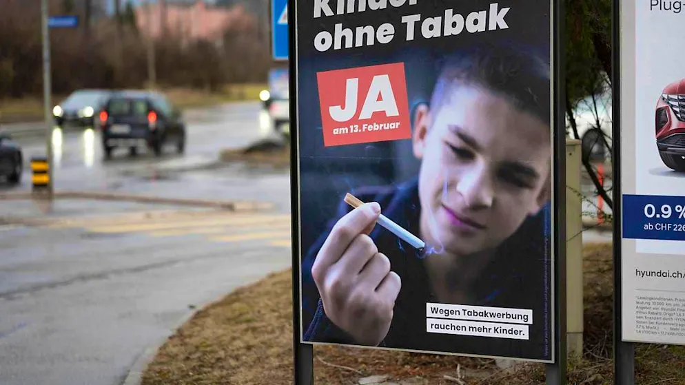 The implementation of the tobacco advertising ban initiative is back on track: the National Council has approved a corresponding bill at the second attempt. (archive picture)