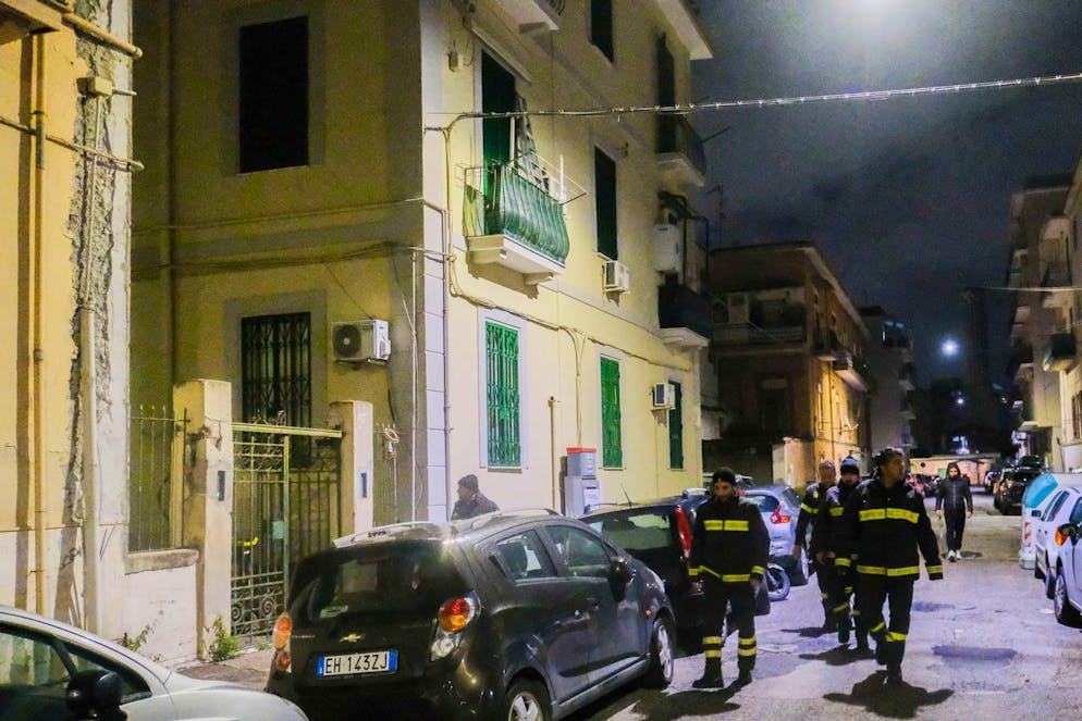 Erdbeben der Stärke 4,4 unweit von Supervulkan bei Neapel - Gallery. Aus Sicherheitsgründen müssen die Schulen in dem Gebiet geschlossen bleiben.