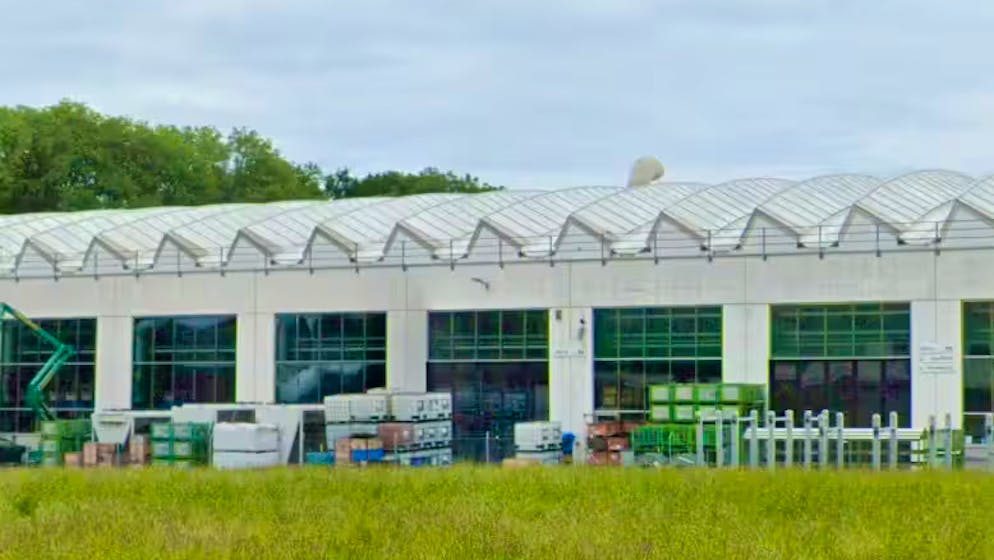 Beim Autozulieferer Mubea werden ab April 2025 wohl fast 50 Prozent der Jobs abgebaut.