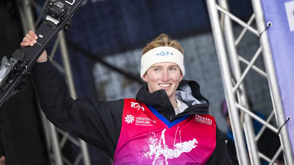 Andri Ragettli wird in Tignes in Frankreich hinter dem Amerikaner Alex Hall Zweiter des Slopestyle-Wettkampfs