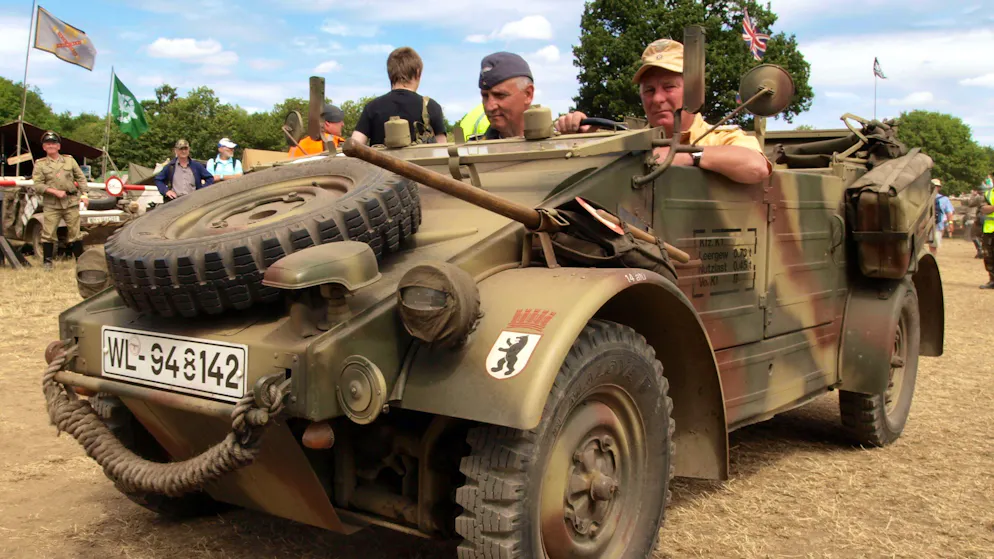 Krise in der Autobranche. Steigt VW jetzt in die Produktion von Militärfahrzeugen ein?