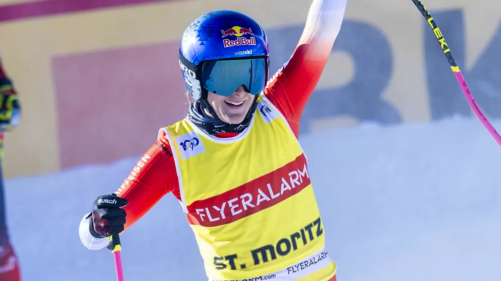 Skicrosserin Fanny Smith feiert in Craigleith ihren zweiten Saisonsieg.